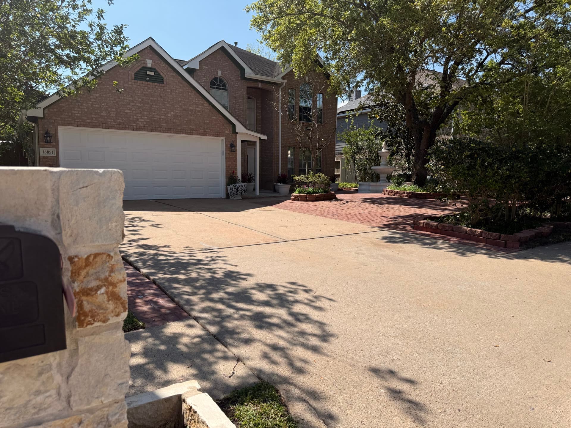 Driveway approach with gate pillar